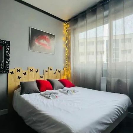 Orphelin Studio Avec Balneo Proche Centre Ville Reims Dış mekan fotoğraf