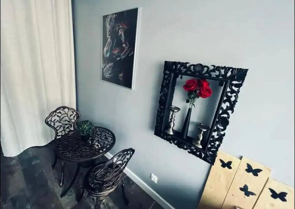 Orphelin Studio Avec Balneo Proche Centre Ville Reims Dış mekan fotoğraf